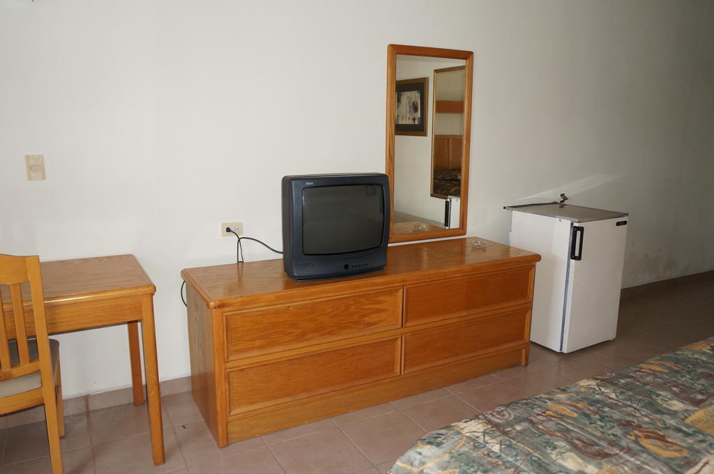 Maria Luisa Inn & Suites Juarez  Quarto foto